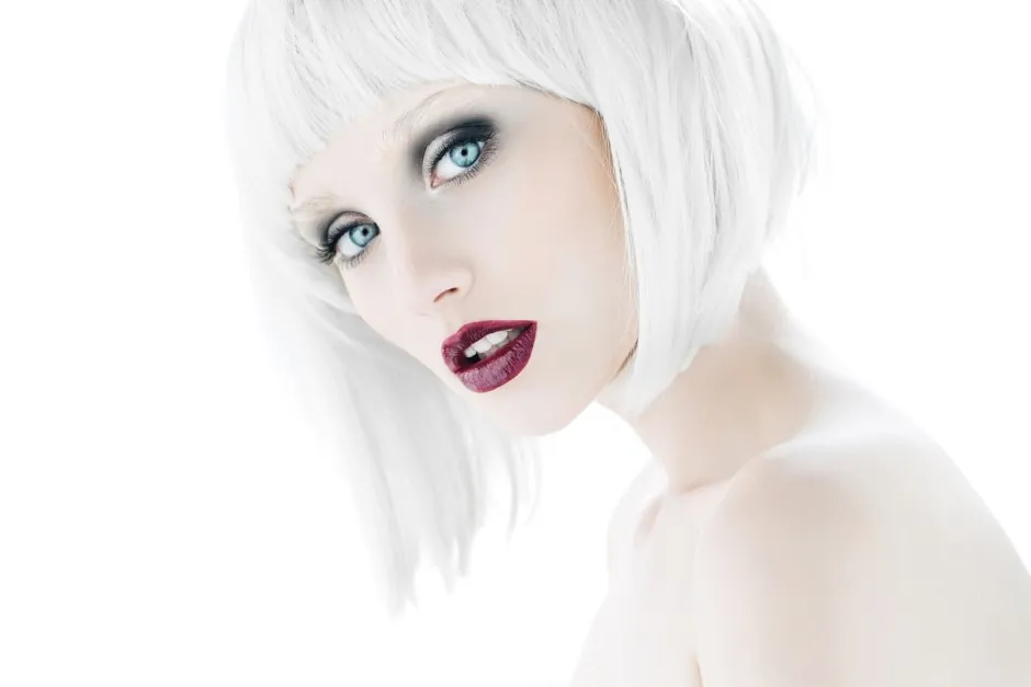Come coprire capelli bianchi con biondo