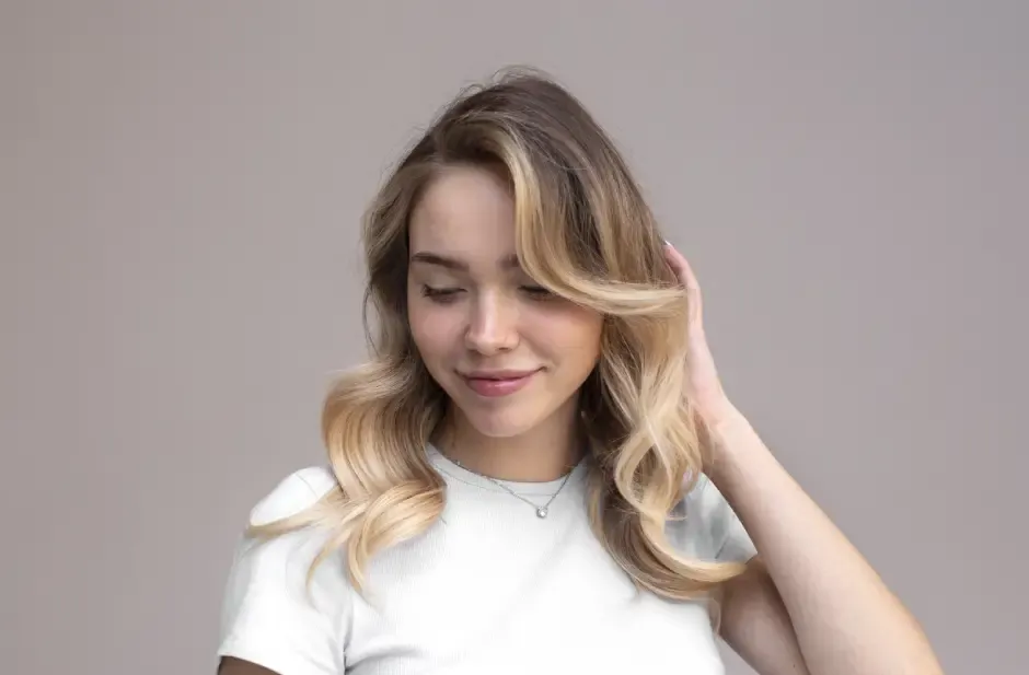 Come curare i capelli biondi tinti? Ecco 5 consigli utili