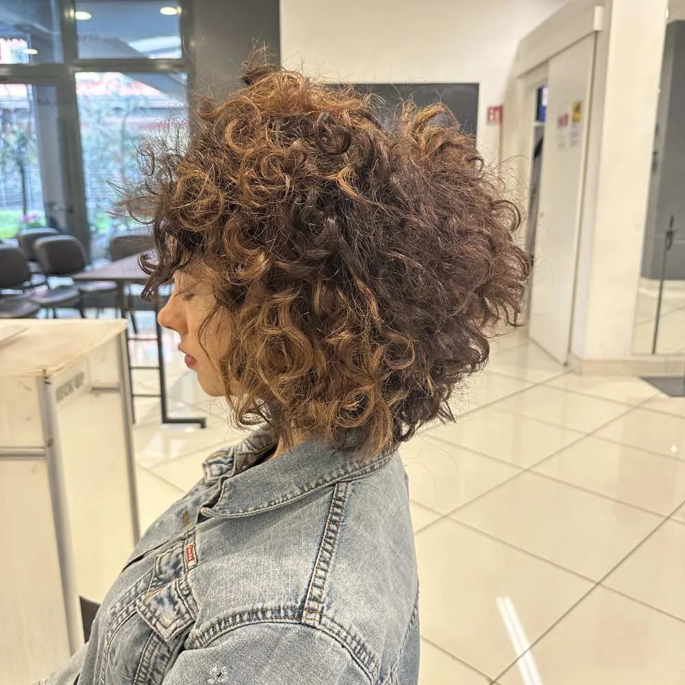 prima del taglio corto per capelli ricci