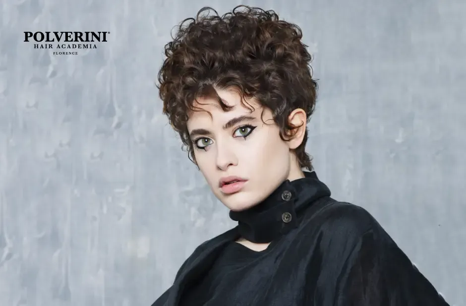 Tagli capelli ricci corti