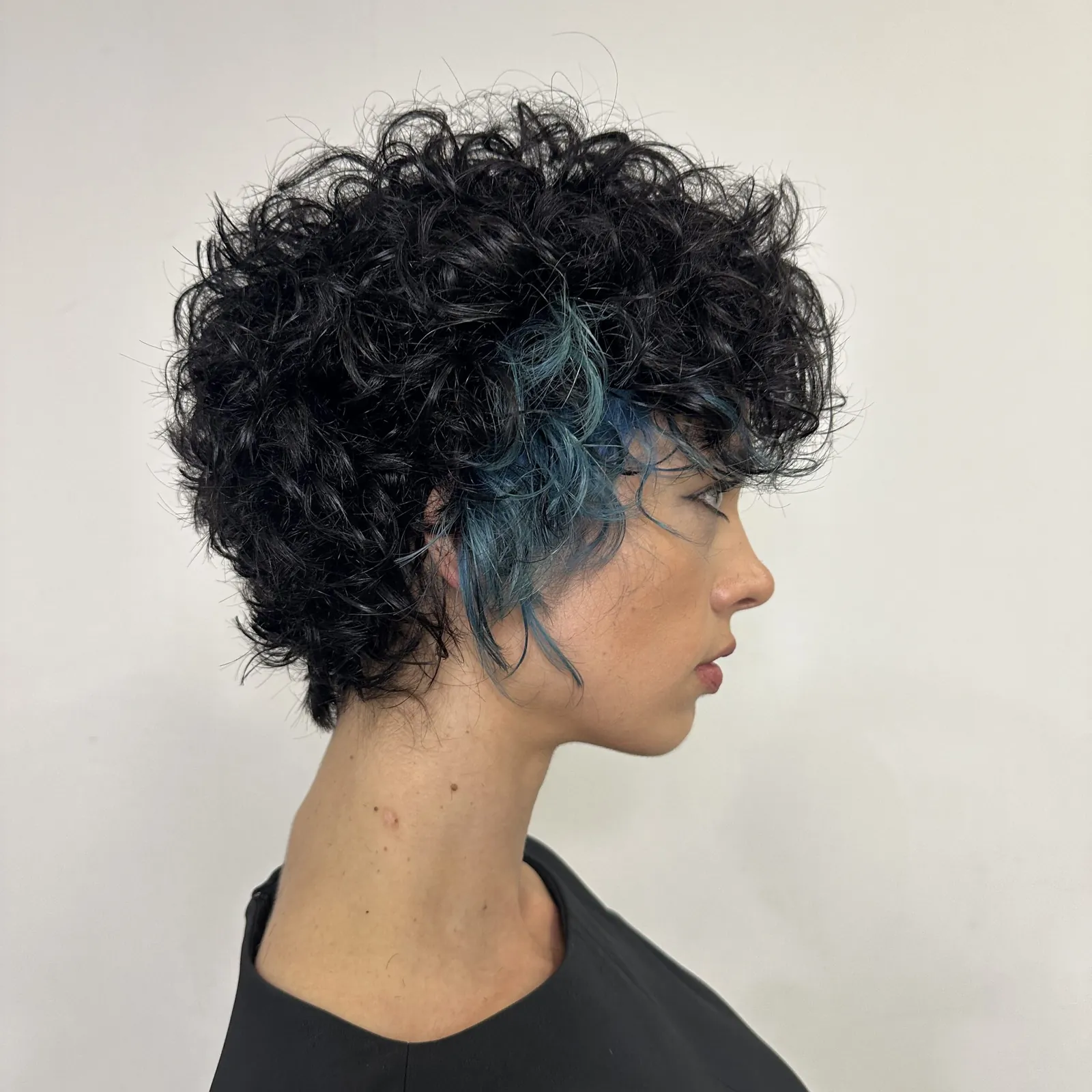 taglio corto capello riccio come realizzarlo