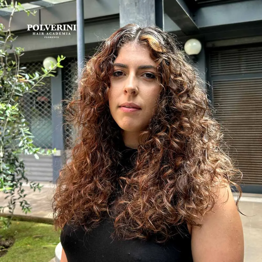 Taglio scalato per capelli ricci risultato